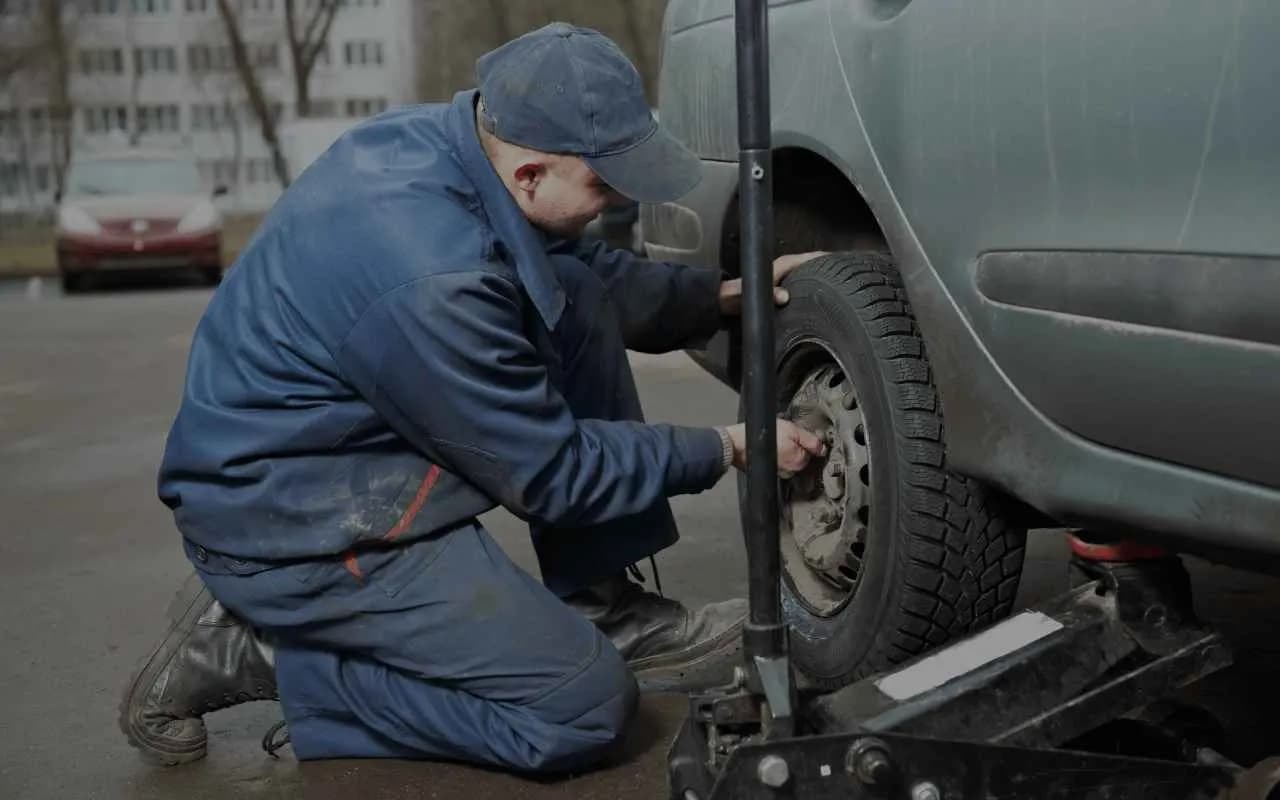 Tyre fitting service