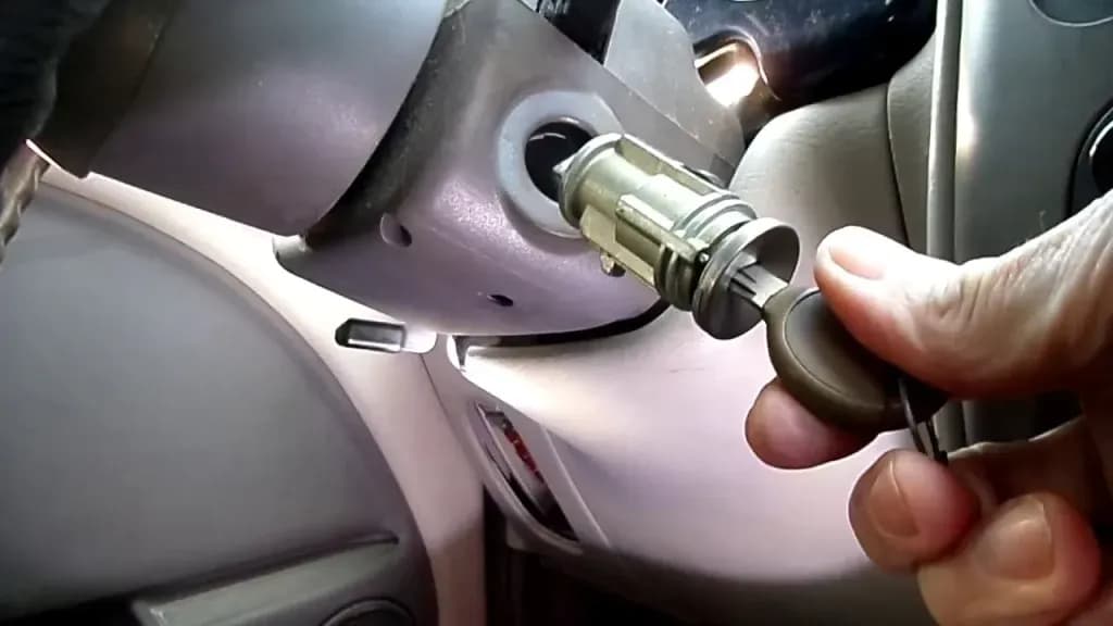 Car ignition key repair